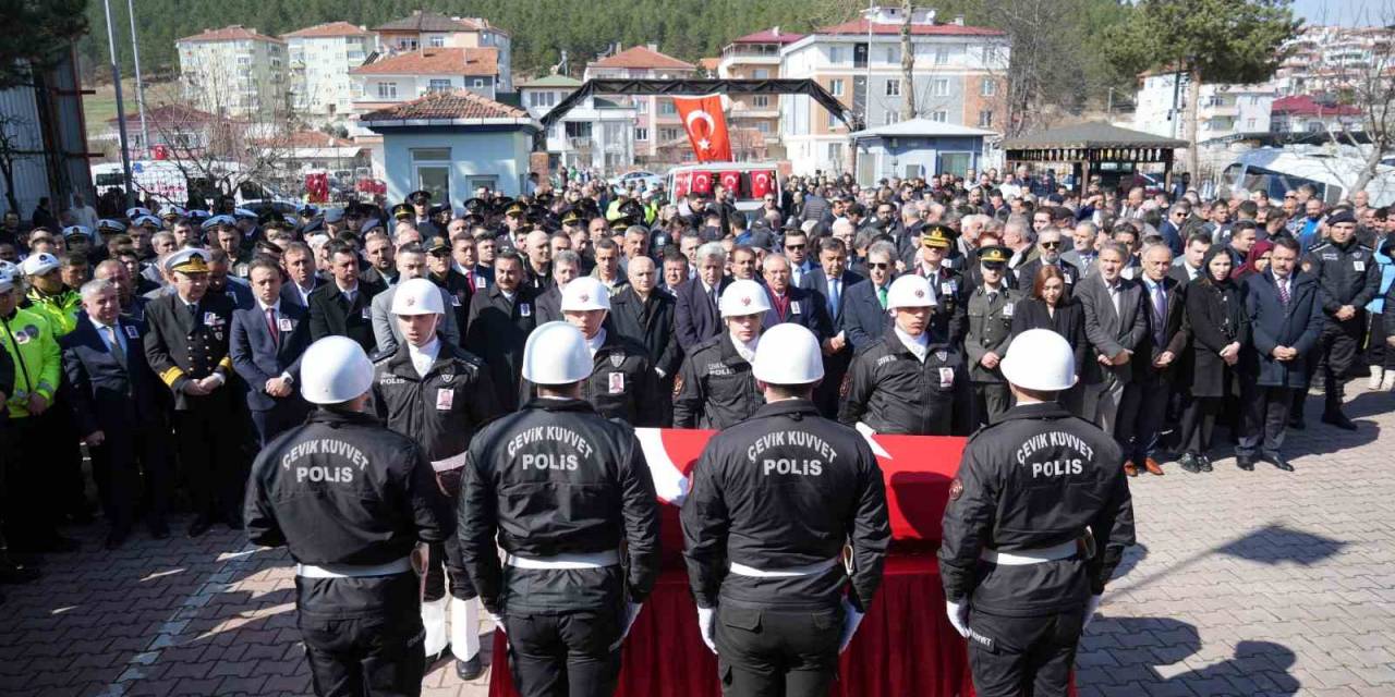 Alkollü Sürücünün Çarparak Şehit Ettiği Polis Memuru İçin Tören
