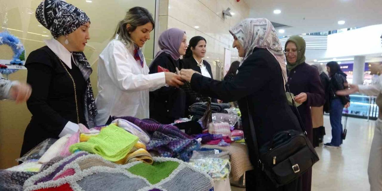 Terapilerde Yapılan El Emeği Ürünlere Vatandaşlardan Yoğun İlgi