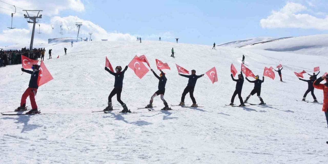 Bitlis Eren Üniversitesinde Kar Festivali Düzenlendi