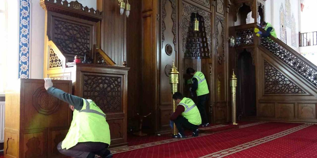 Van’da Camiler Ramazan Ayına Hazırlanıyor