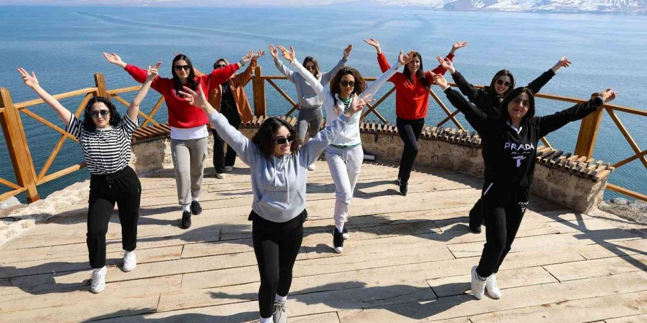 Akdamar Adası’nda Zumba, Pilates Ve Yoga Etkinliği
