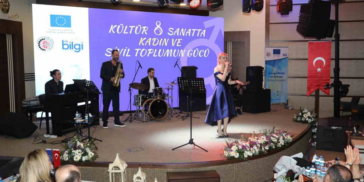 Kadınlar Günü Coşkuyla Kutlandı