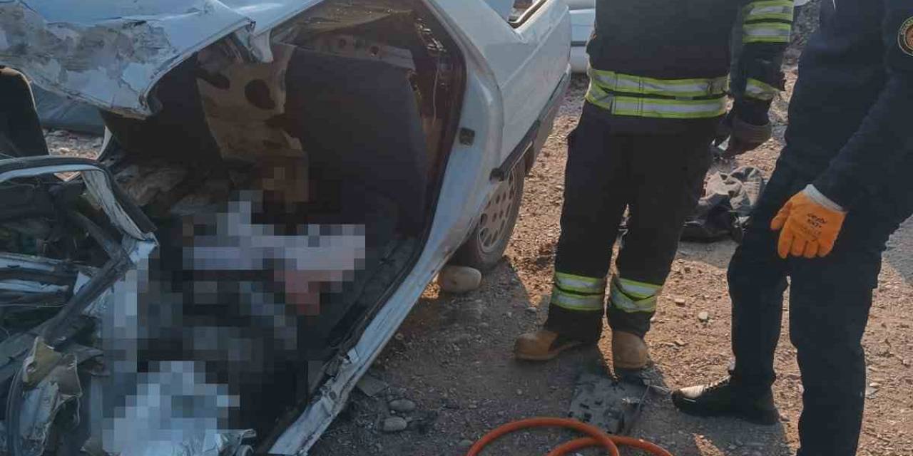 Diyarbakır’da Otomobil İle Kamyon Çarpıştı: 2 Ölü, 1 Ağır Yaralı