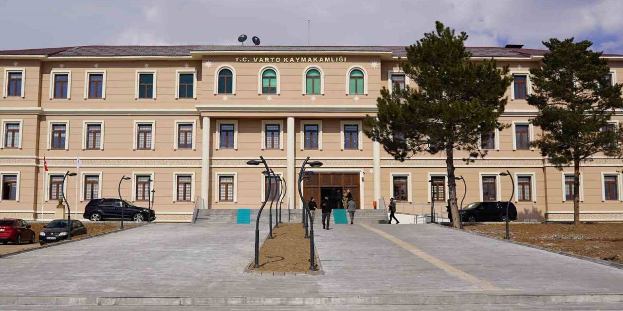 Varto Kaymakamlığının Yeni Binası Hizmete Açıldı