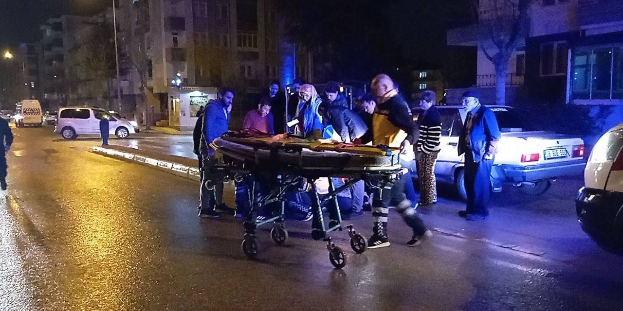Otomobilin Çarptığı Yaya Hastaneye Kaldırıldı