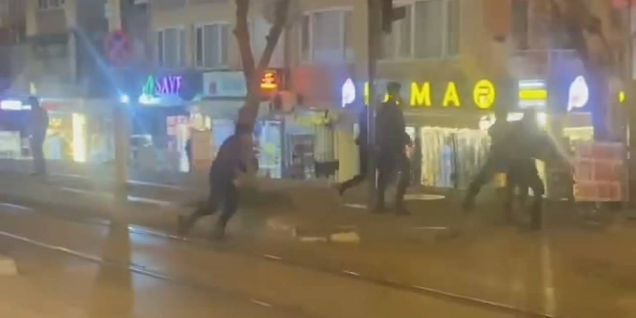 Alacak Verecek Meselesi Sokağa Taştı...cadde Boks Ringine Döndü