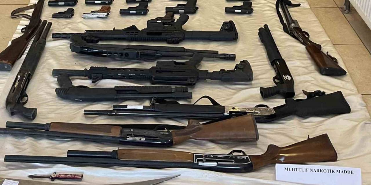 “Mahzen-3” Operasyonunda Şüphelilerin Evinden Cephanelik Çıktı