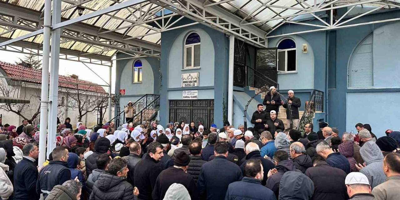 Simav’dan Ramazan Umresi İçin 29 Kişilik Kafile Yola Çıktı