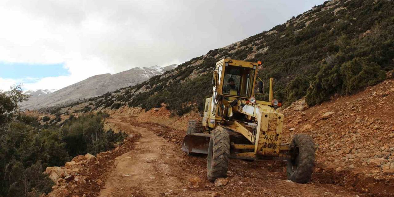 Bayındır Yayla Yolu Ulaşıma Elverişli Hale Getiriliyor