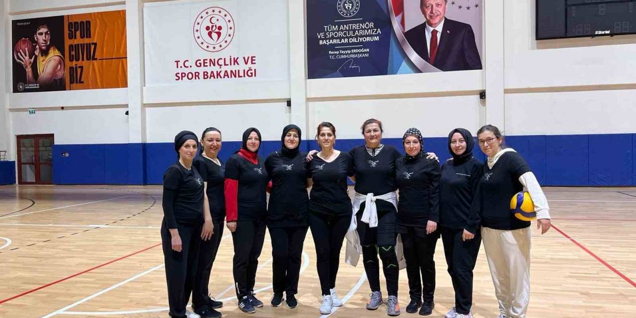 Kadınlar Günü Nedeniyle Voleybol Müsabakası