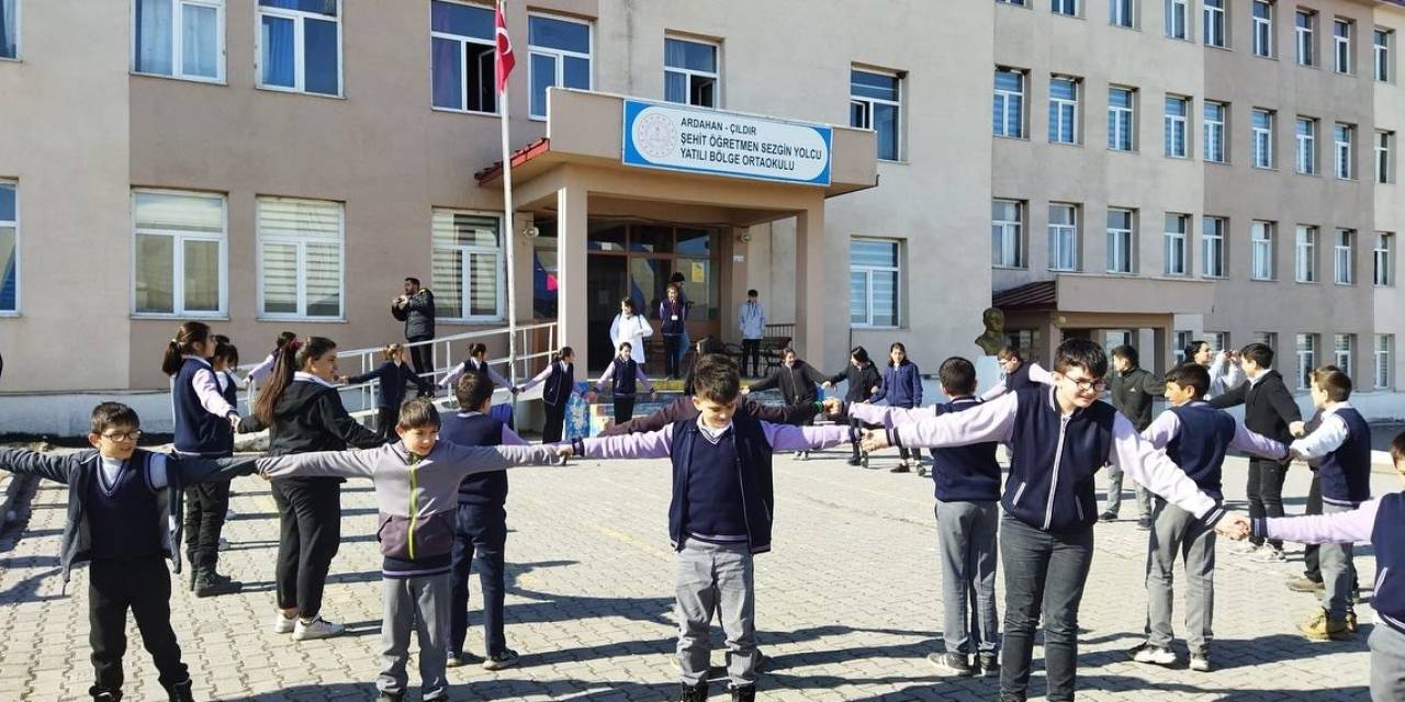 Çıldır’da Deprem Tatbikatı Gerçekleştirildi