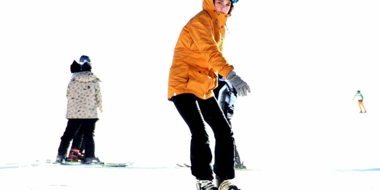 Ergan Dağı Kayak Merkezi’nde Kayak Sezonu Sürüyor