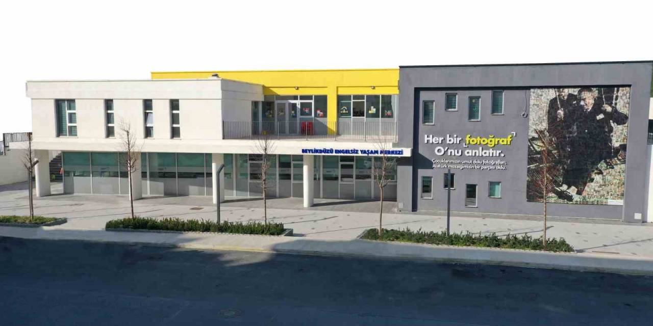 Beylikdüzü’nde Engelsiz Yaşam Merkezi Açıldı