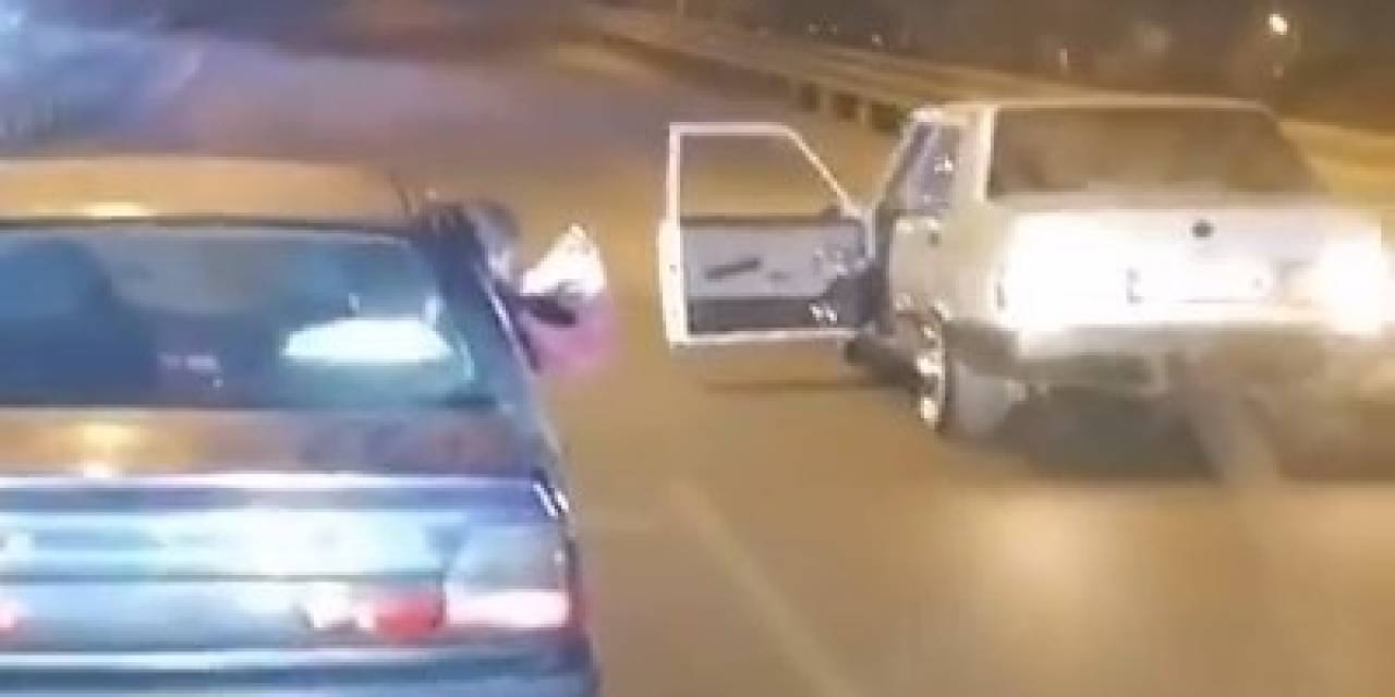 Sosyal Medya Uğruna Hem Kendini, Hem De Trafiği Tehlikeye Düşürdü