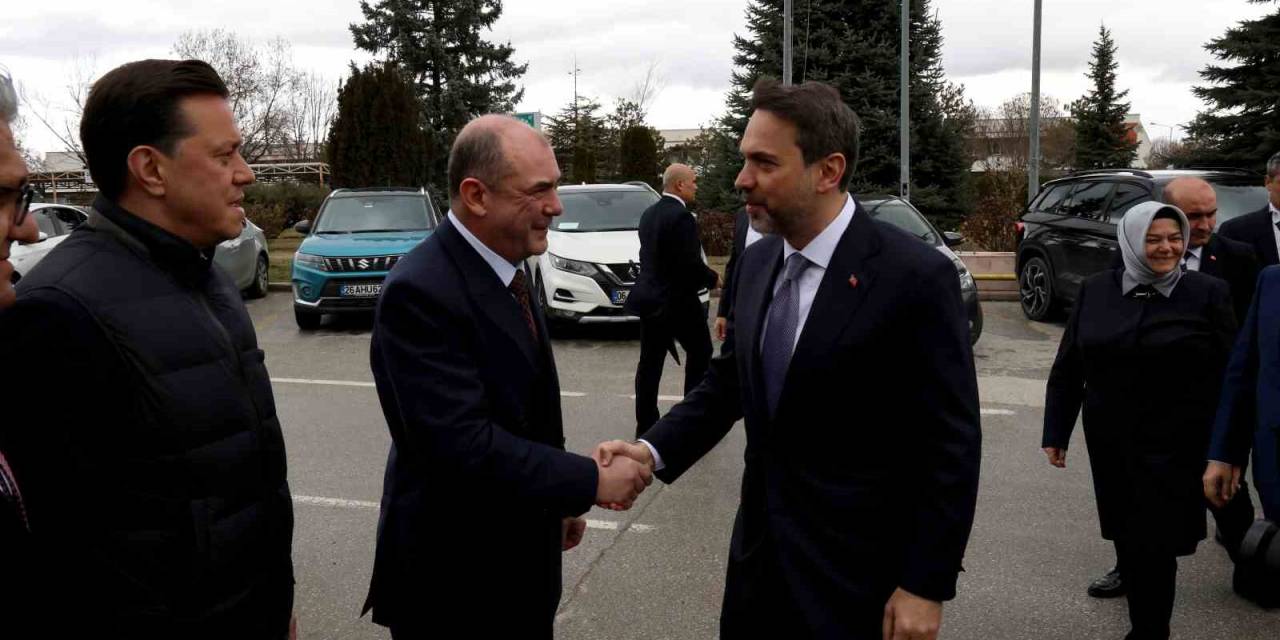 Enerji Ve Tabii Kaynaklar Bakanı Bayraktar Sanayicilerle Bir Araya Geldi