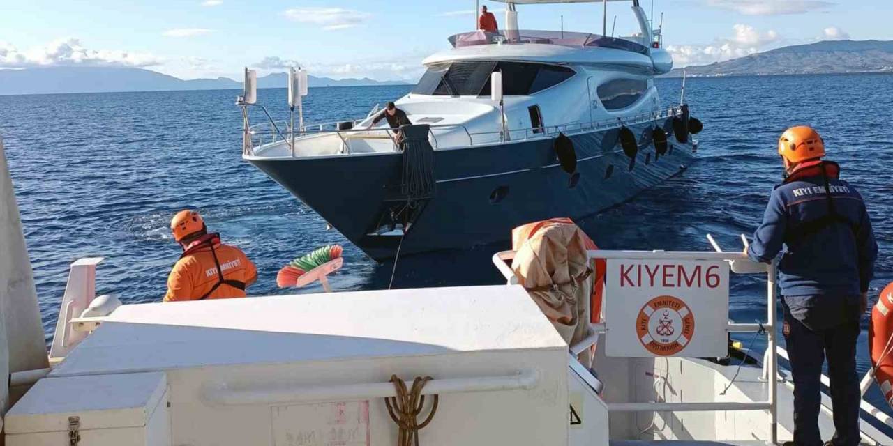 Arızalanan Ve Açık Denizde Sürüklenen Tekneyi Kıyem Ekipleri Kurtardı