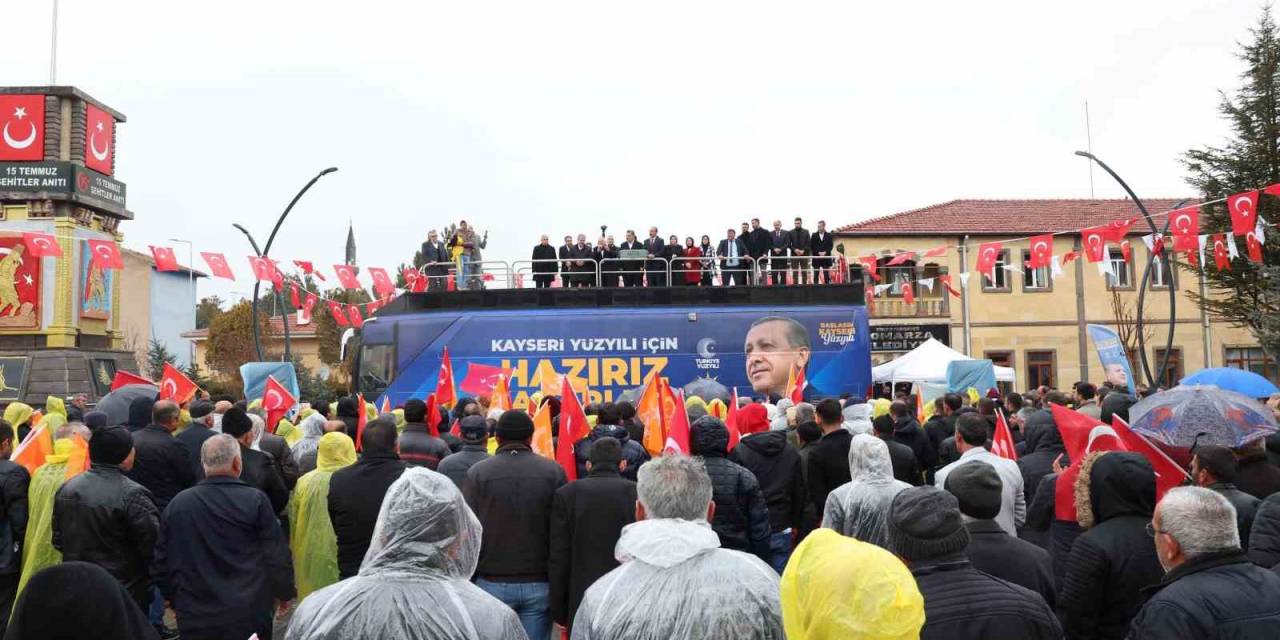 Tomarzalılar, Toplu Açılış Töreninde Başkan Büyükkılıç’ı Bağrına Bastı