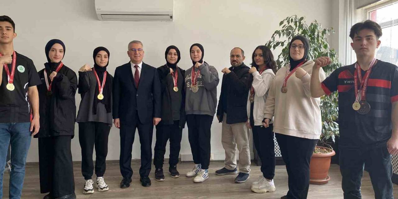 Kızların Bileğini Bükemediler: 3 Türkiye Şampiyonu Ordu’dan