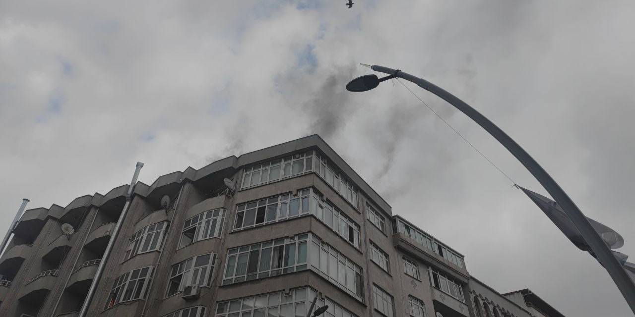 Sultangazi’de 5 Katlı Binada Korkutan Yangın: Mahsur Kalan 3’ü Çocuk 7 Kişi Kurtarıldı