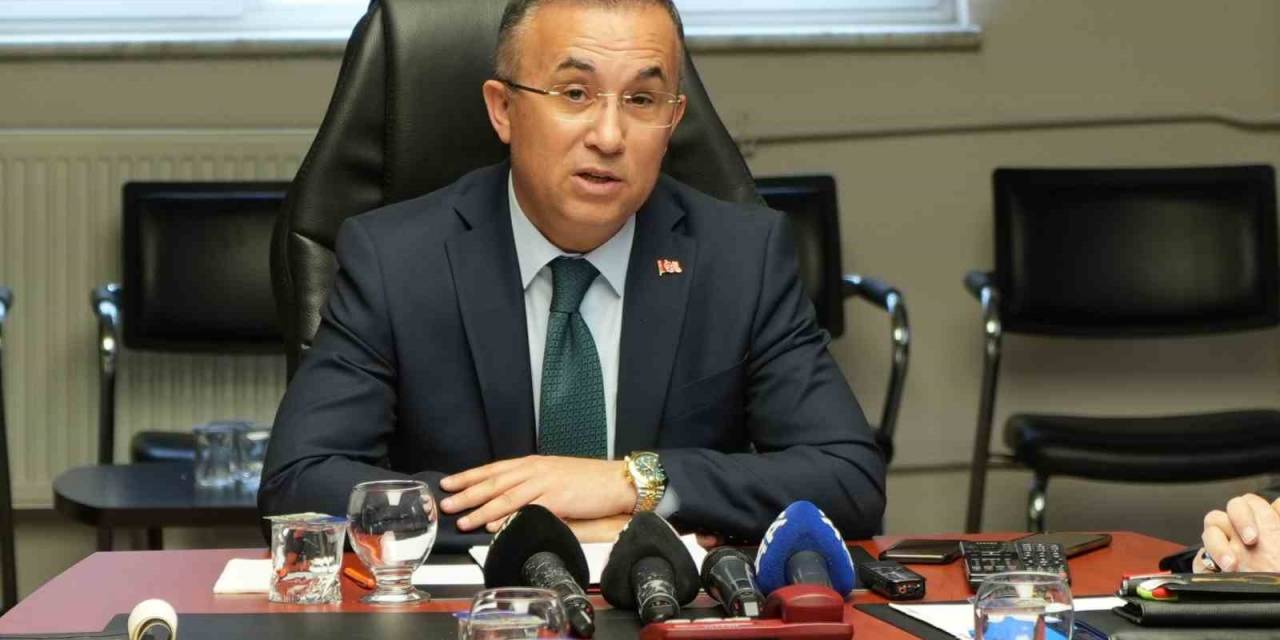 Vali Açıklama Yaparken Çalıntı Aracın Yakalanma Anı Kygs Kameralarına Yansıdı