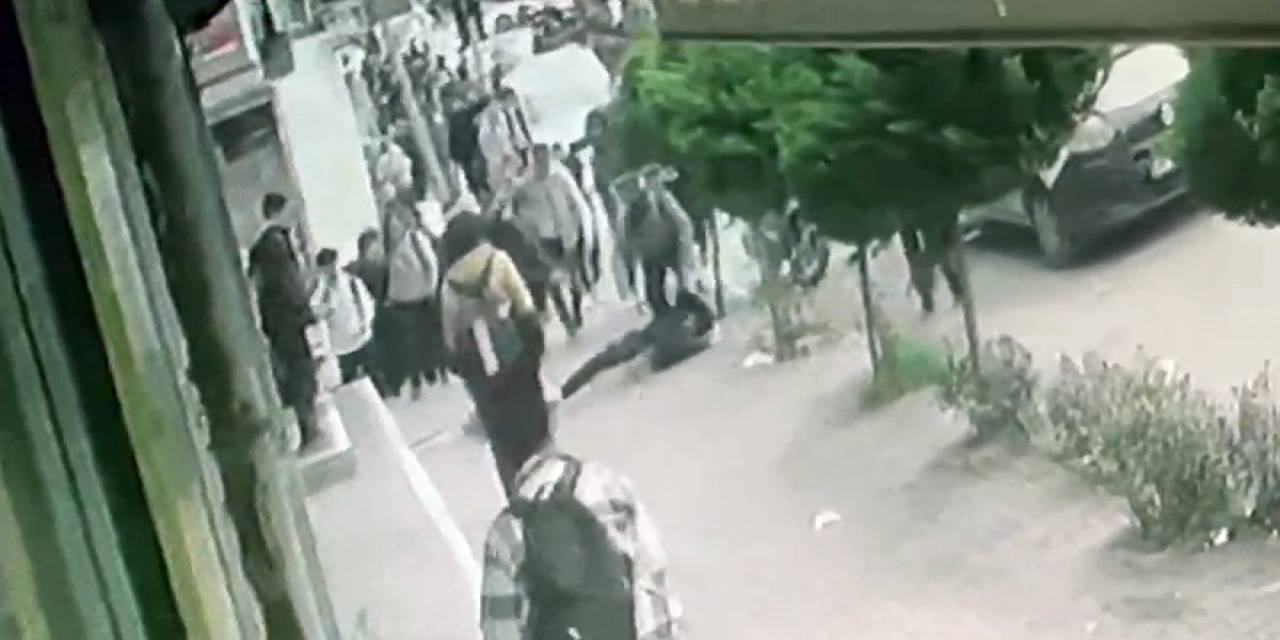 Esenyurt’ta Okul Çıkışında Bıçaklı Kavga: 1 Yaralı