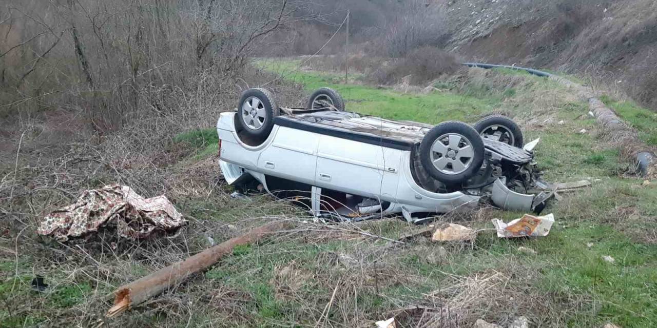 Kontrolden Çıkan Otomobil Şarampole Yuvarlandı: 1 Yaralı