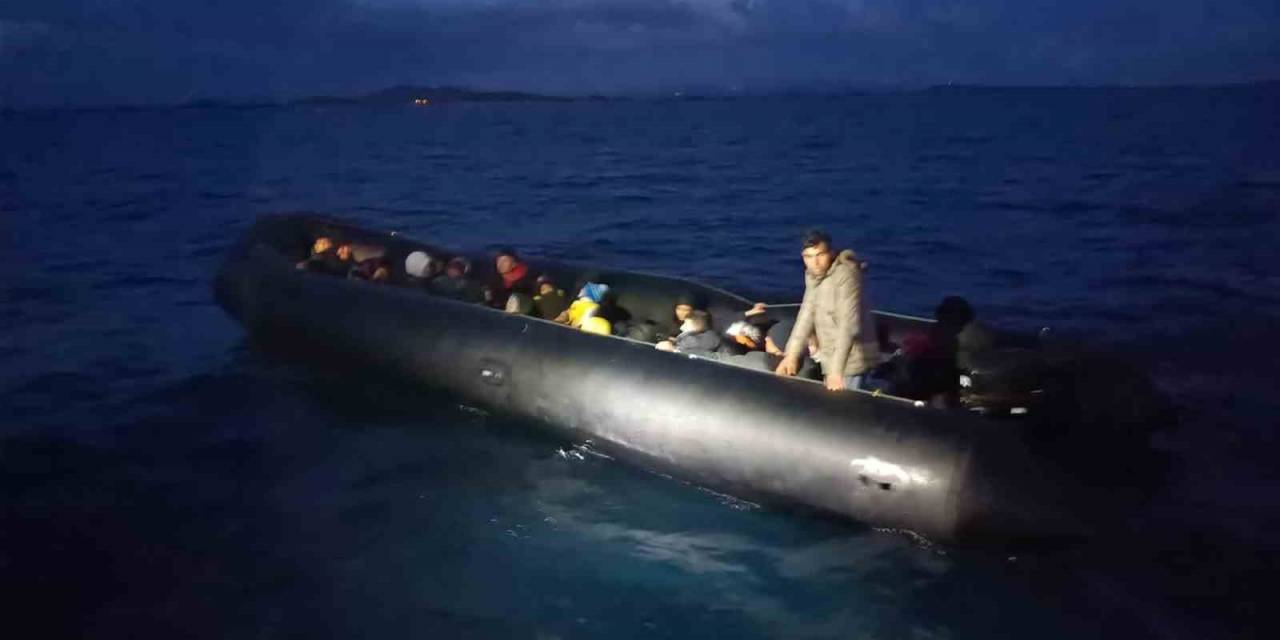 Ayvalık Açıklarında 34 Düzensiz Göçmen Yakalandı