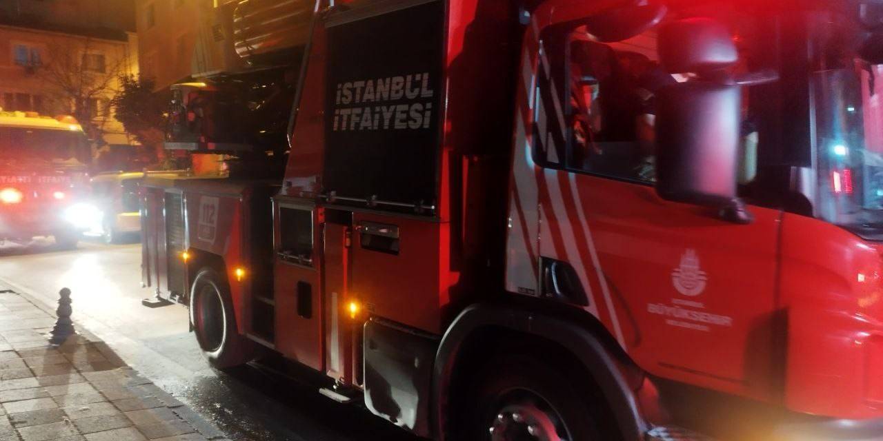 Kadıköy’de Korkutan İş Yeri Yangını