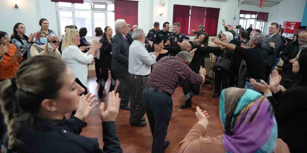 Polis Adaylarından Kanser Hastalarına Moral Konseri