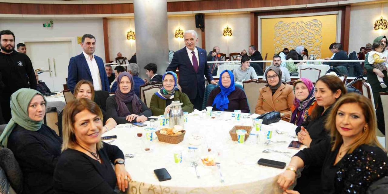 Ümraniye Belediye Başkanı Yıldırım Bakkallar Odası Esnafı İle Bir Araya Geldi