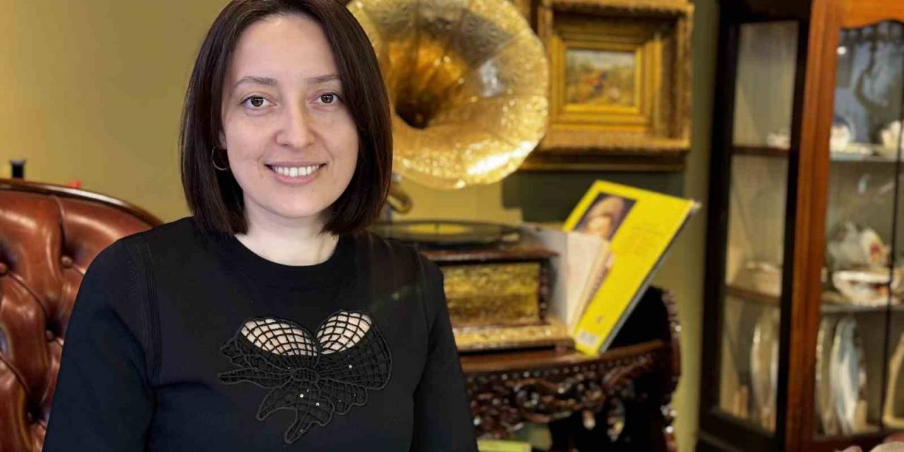 Bu Kafe Çok "Antika"