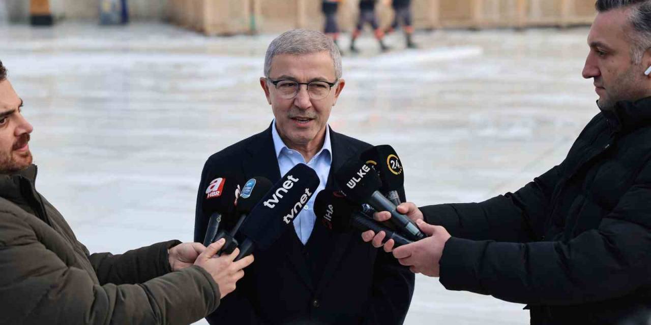 Eyüpsultan Cami Ve Meydanı Gül Suyu İle Yıkandı