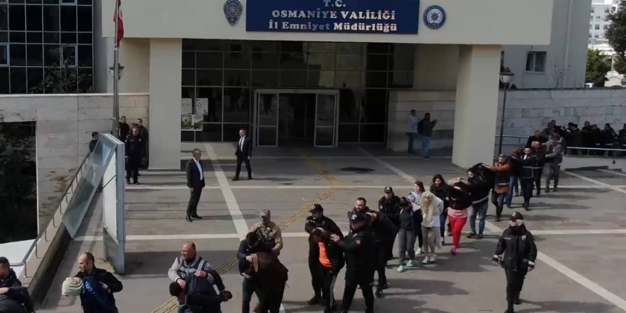 "Mahzen-3" Operasyonunda Yakalanan 52 Şüpheli Adliyeye Sevk Edildi