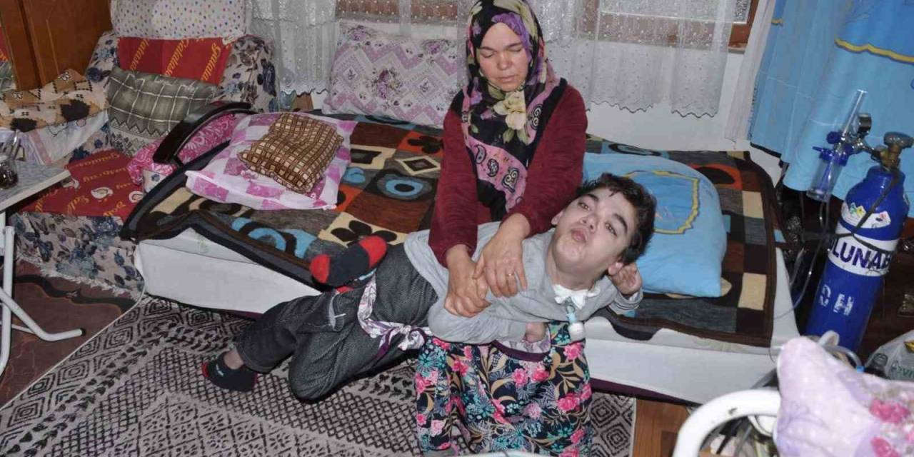 Soyadı Gibi Kahraman