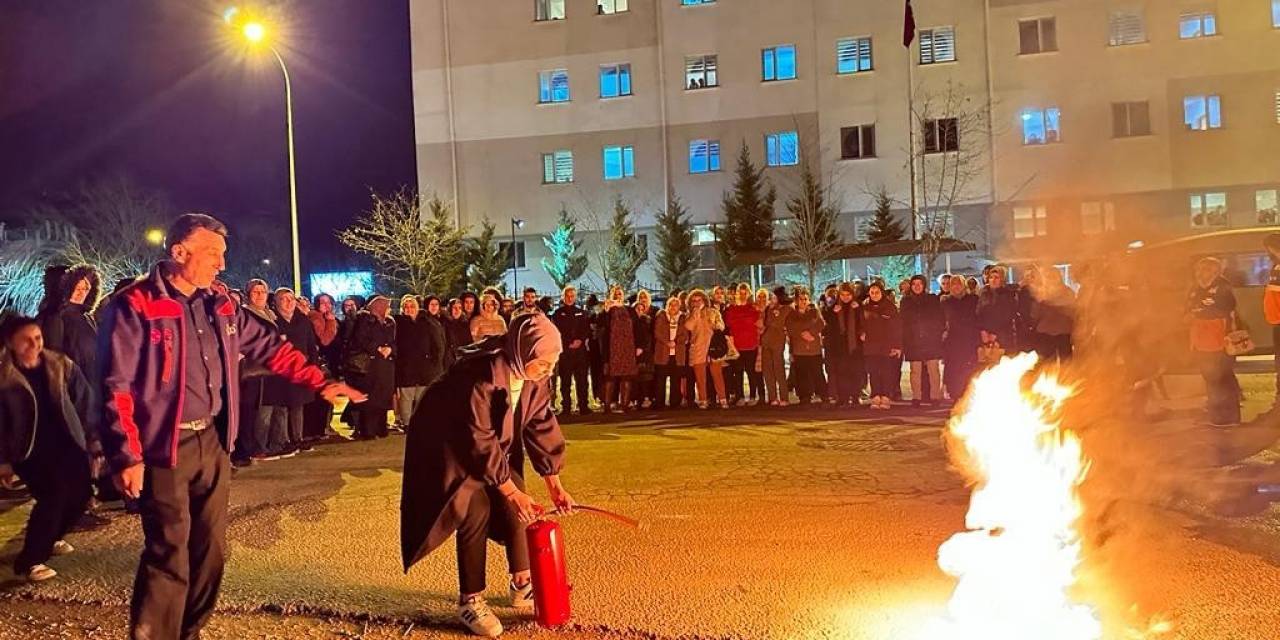 Öğrenci Yurdunda Yangın Ve Afet Eğitimi