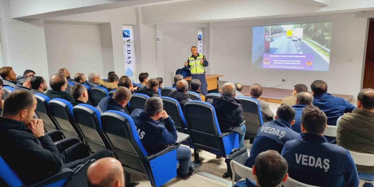 Vedaş Personeline Trafik Eğitimi