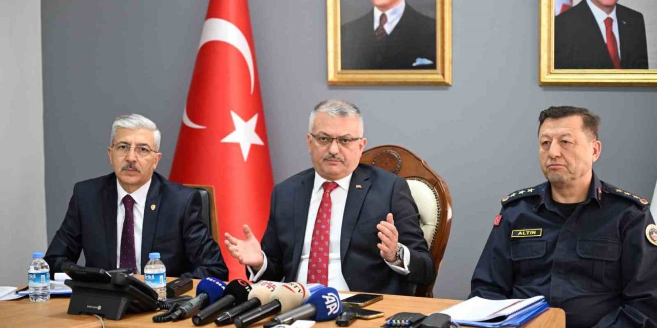 Deprem Konutu Hak Sahiplerinin Evlerini Teslim Almaması Vali Yazıcı’yı Şaşırttı: “Bu İşte Bir Gariplik Var”