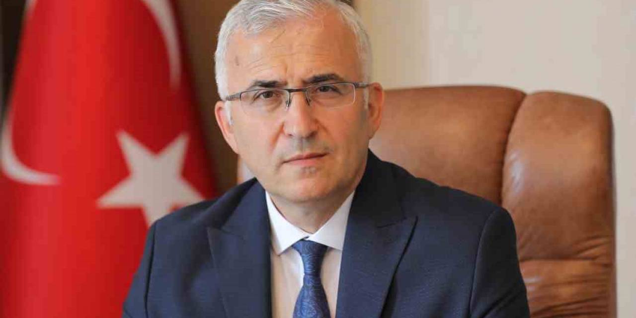 Rektör Prof. Dr. Çolak: "Kadını İkinci Sınıf Gören Zihniyetin Mutlaka Değişmesi Gerekmektedir"