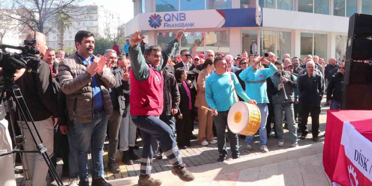 Efeler Belediyesi’nde İşçiler Maaş Artışını Davul Zurnayla Kutladı
