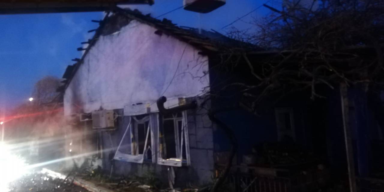 Antalya’da Alev Alev Yanan Gecekondu Küle Döndü