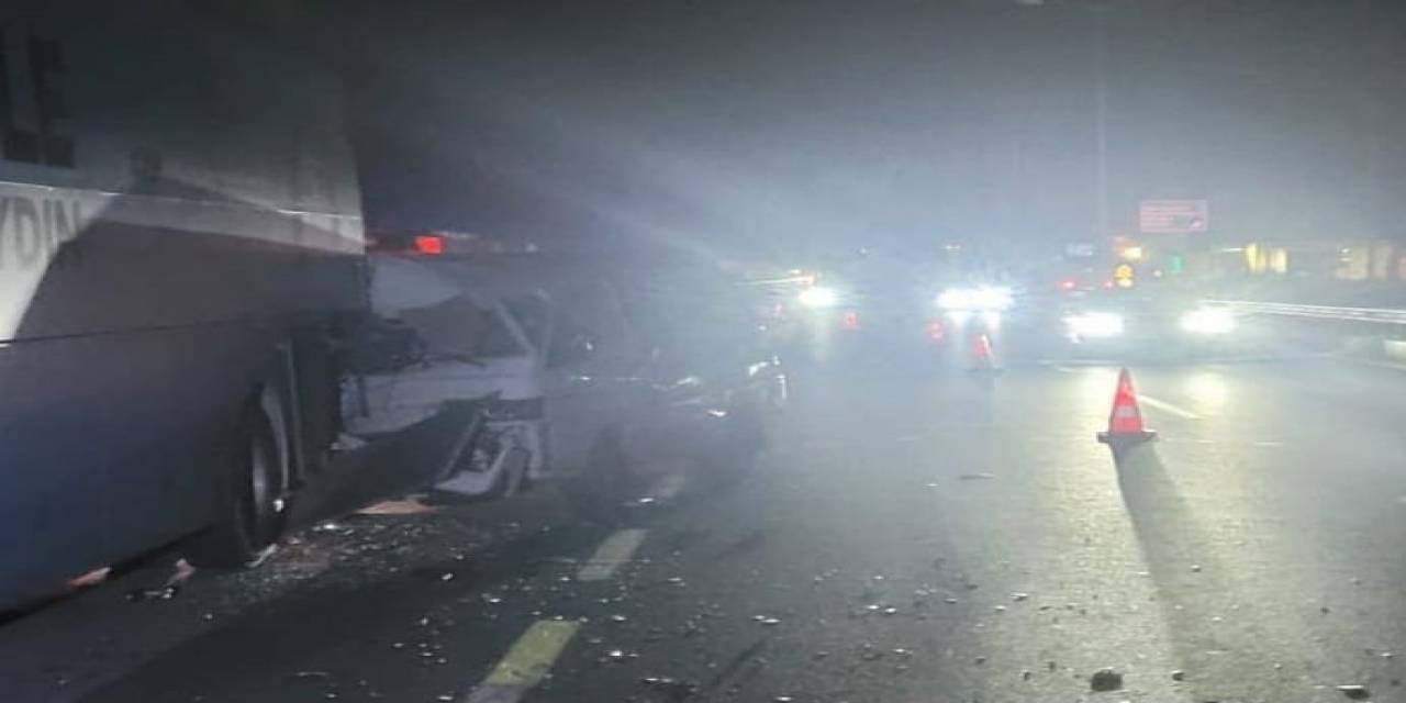 Ticari Araç Seçim Otobüsüne Ok Gibi Saplandı: 1 Ölü