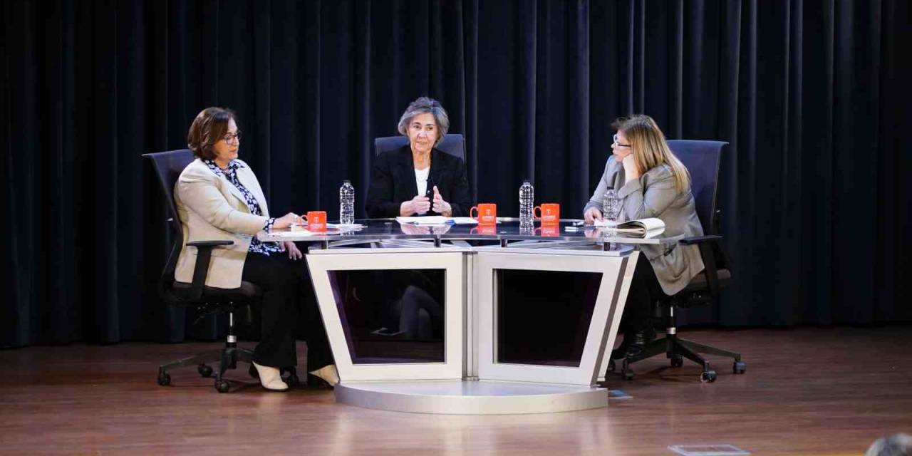 "Kadının Soyadı Da Yok"