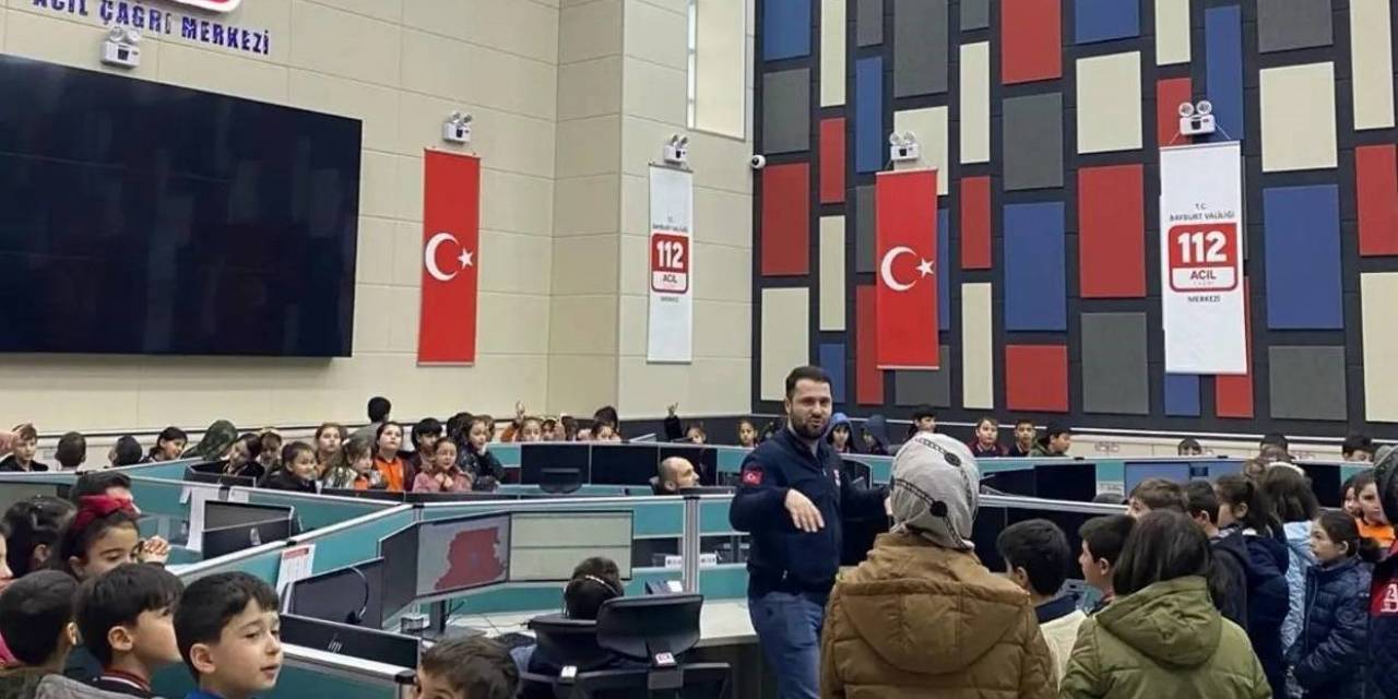 İlkokul Öğrencileri 112 Acil Çağrı Merkezini Gezdiler