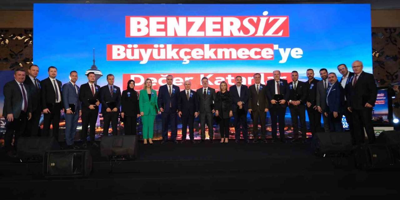 Büyükçekmece’nin Gelişmesine Katkı Sunanlara Madalya Ve Berat Verildi