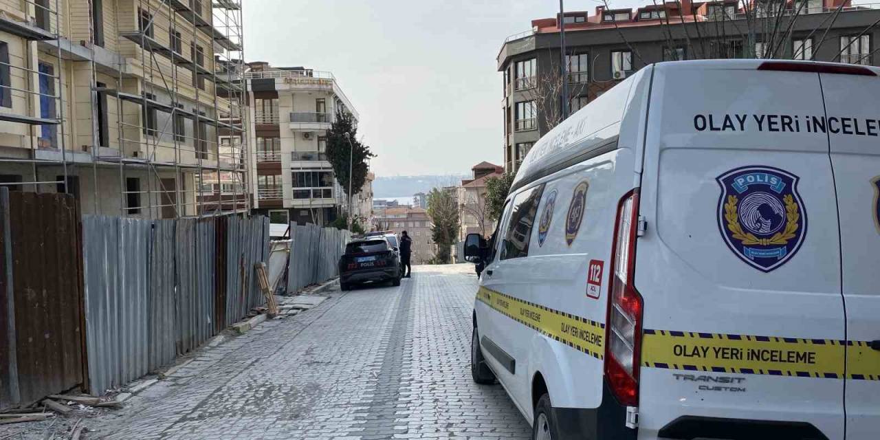 Küçükçekmece’de İnşaatta Erkek Cesedi Bulundu