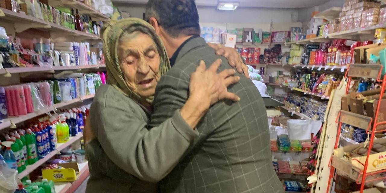 Muhtar’dan 97’lik Fadime Nine’ye Kadınlar Günü Kutlaması