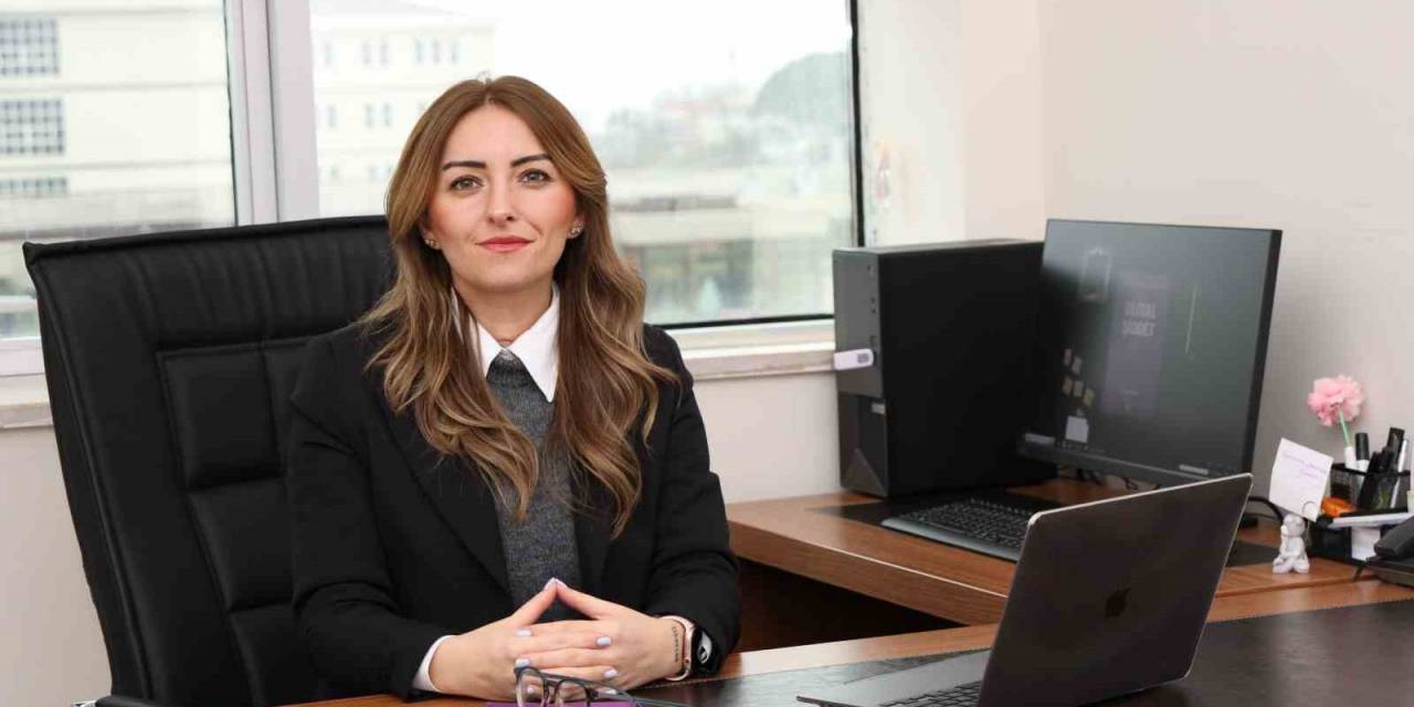 ‘Kadınlar Dijital Dünyada Da Güvende Değil’