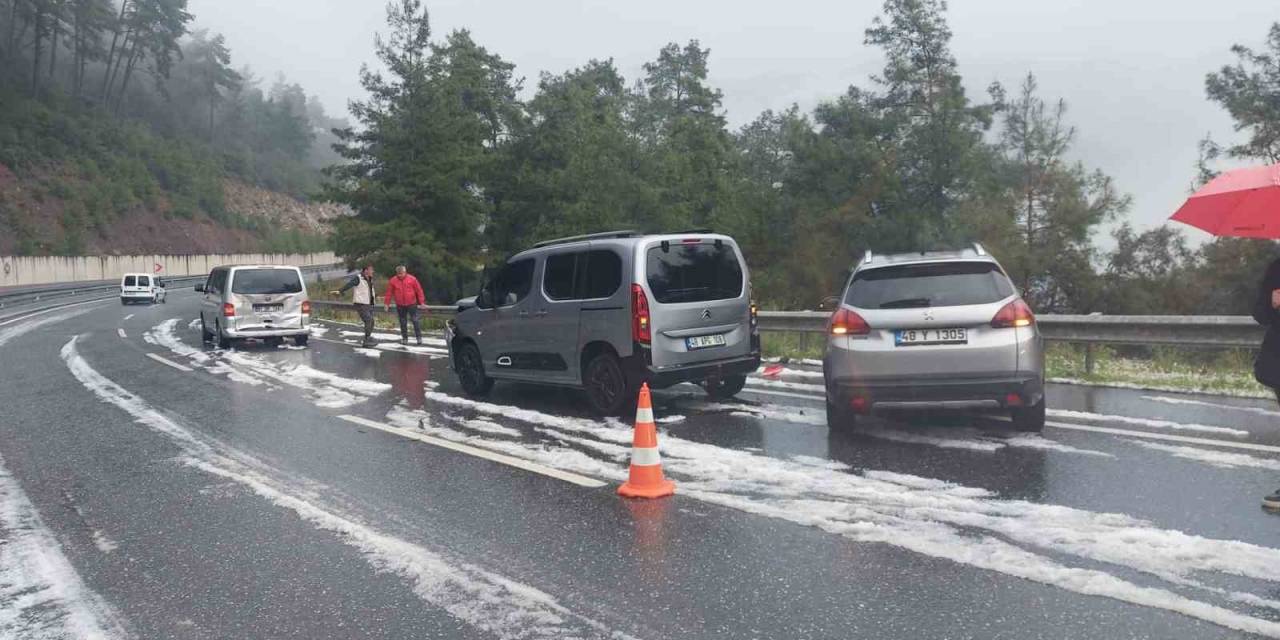 Marmaris’te Yağışlar Kazaları Da Beraberinde Getirdi