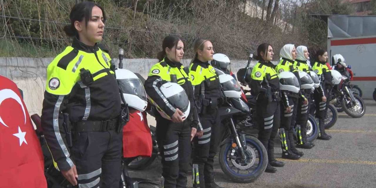 Motosikletli Kadın Polisler 8 Mart’ta Görev Başında