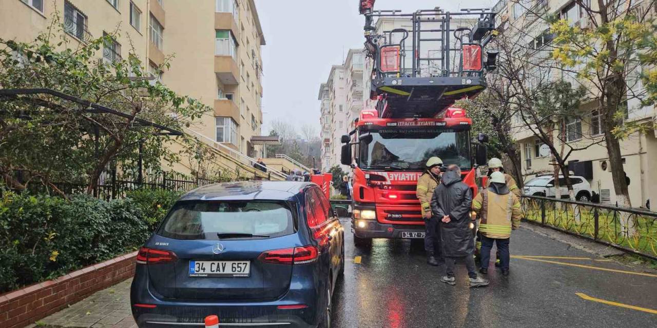 Beşiktaş’ta Alzaymır Hastası Kadın Yemek Pişirmek İsteyince Yangın Çıktı